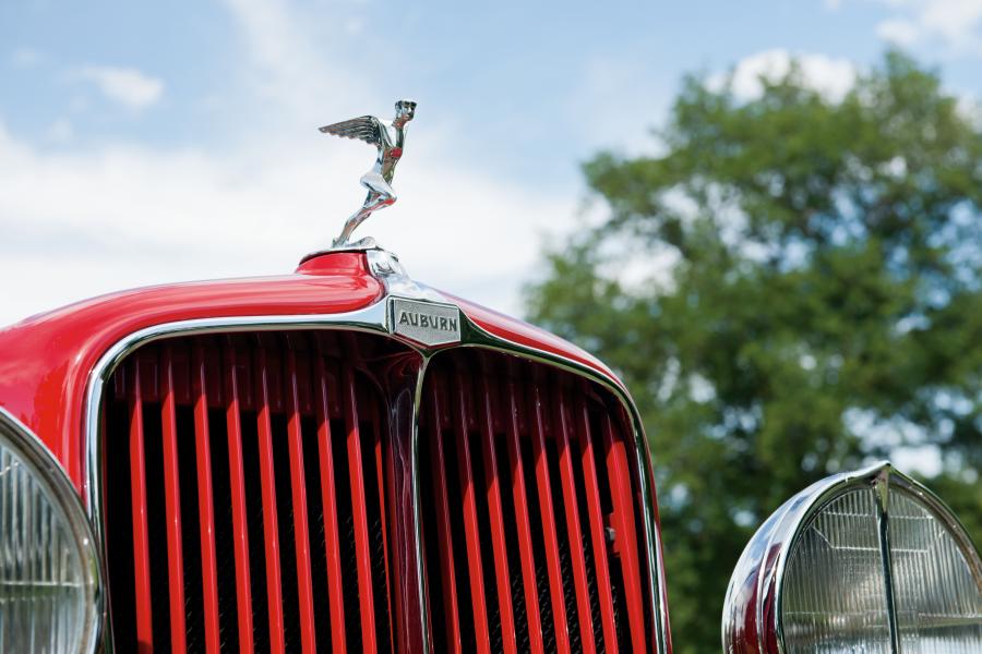 Детали экстерьера Auburn 8-98 Boattail Speedster 1931 года  (фото 24 из 37)